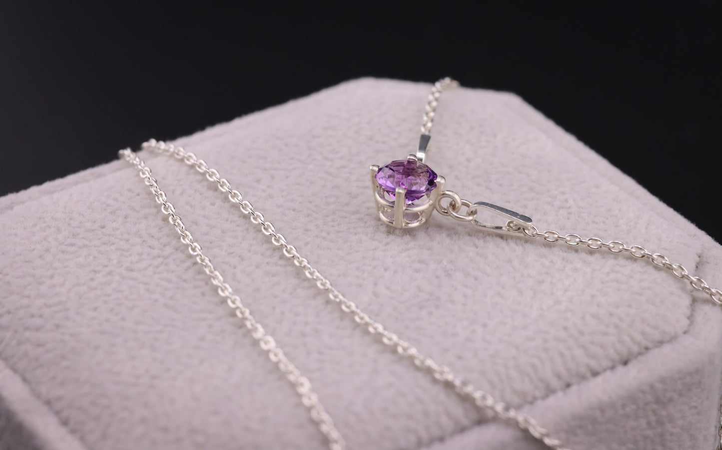 4 Prong Natural Amethyst Basket Necklace